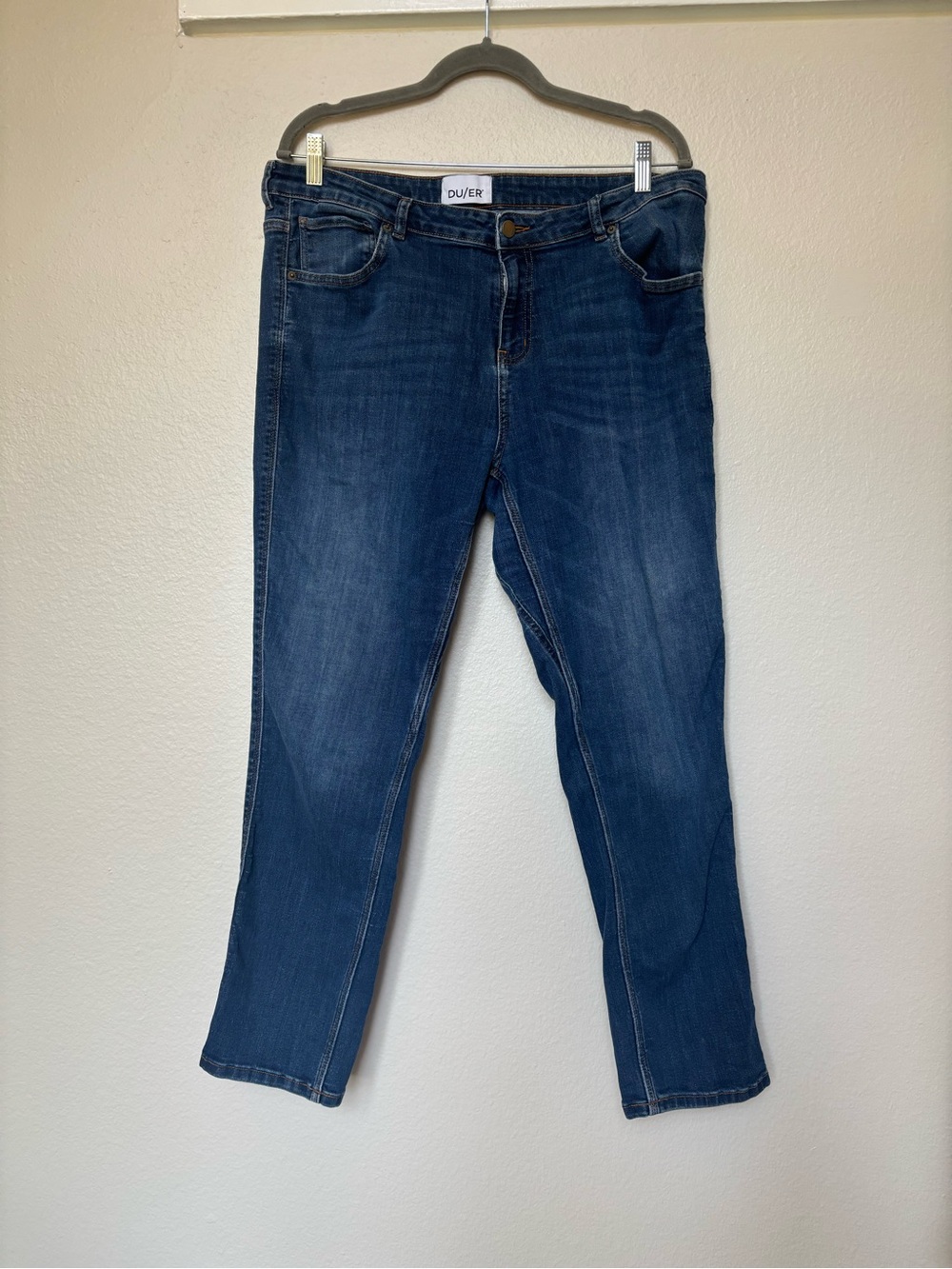 DU/ER Women's Straight Leg Jeans in Dark Blue